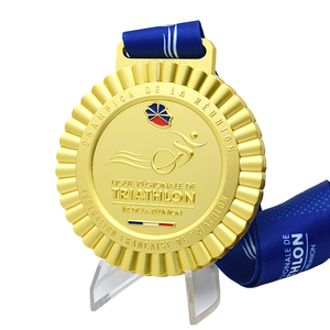 เหรียญรางวัลพรีเมียมทองคำผสมสังกะสี พิมพ์ลาย UV ขอบหยัก สำหรับการแข่งขันไตรกีฬา ลีก รูนิออน รางวัลแชมป์การแข่งขันของสหพันธ์ฝรั่งเศส - Product Image 1