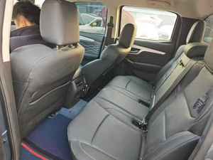 ISUZU Pick-up en bon état, faible kilométrage, véhicule fiable pour le tout-terrain et <span class=keywords><strong>la</strong></span> conduite quotidienne, moteur diesel <span class=keywords><strong>2023</strong></span> - Product Image 5