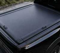Couverture rigide pour benne de pick-up Ford F-150 Raptor avec panneaux en aluminium imperméables et loquets robustes pour la protection de la benne