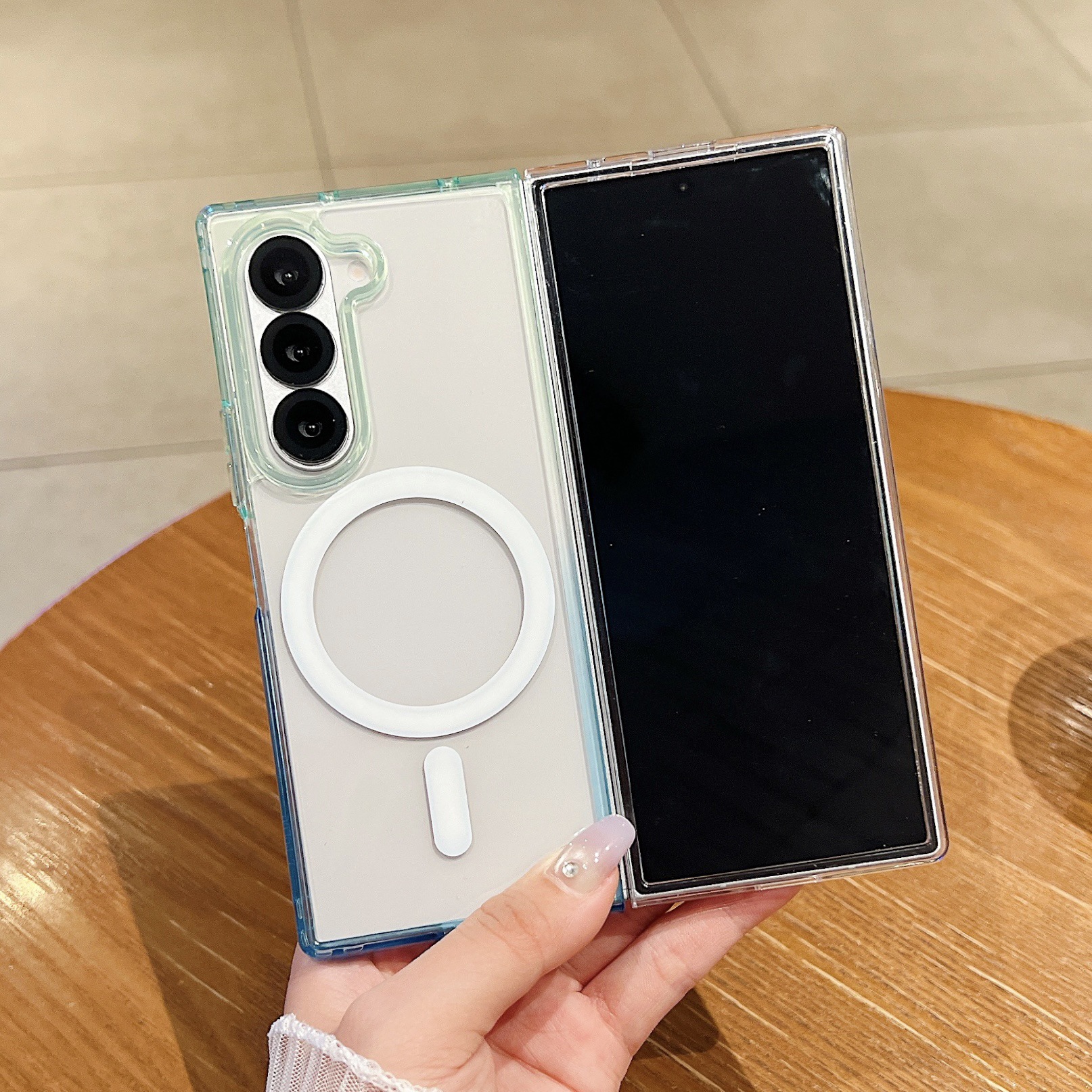 สีเหลืองสดใส