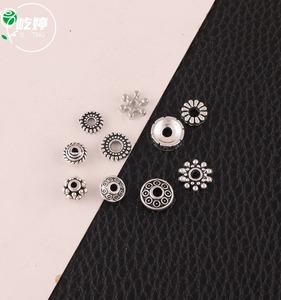 Moda all'ingrosso Daisy distanziatori fiore perline metallo tibetano argento colore distanziatore perline accessori per la fabbricazione di gioielli - Product Image 2