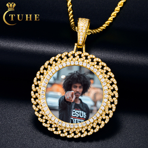Tự Làm Tùy Chỉnh Hip Hop 45Mm Iced out Kim Cương Vòng Khung Ảnh Bộ Nhớ Mề Đay Brass Ảnh Mặt Dây Chuyền Vòng Cổ Mặt Dây Chuyền Quyến Rũ - Product Image 1