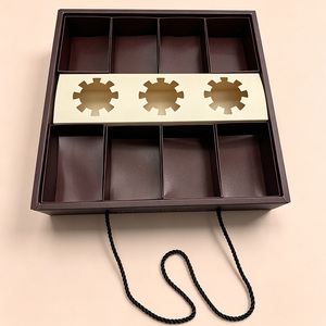 Boîte cadeau en <span class=keywords><strong>chocolat</strong></span> avec monogramme découpé |   Beige & Marron Luxe pour offrir en cadeau et pour usage personnel - Product Image 6