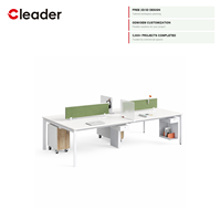Poste de travail moderne pour 4 personnes, plan ouvert, structure tubulaire carrée, bureau partagé, plateau en bois, cloison en tissu, vente en gros ODM