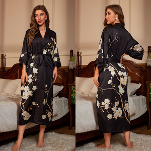 <span class=keywords><strong>Nouvelle</strong></span> Arrivée Pyjama Décontracté Femme Robe de Nuit Femme Automne Printemps Été Satin Luxe Imprimé Peignoir Robe de Chambre - Product Image 2