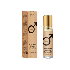 Perfume en roll-on para hombre, aroma amaderado, fragancia ligera y duradera, disponible en stock. - Product Image 1