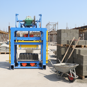Machine de moulage de briques de pavé autobloquantes en béton semi-automatique à pression hydraulique Qtj4-40, machine à blocs creux - Product Image 1