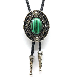 Cravate Bolo Rétro Western en Pierre de Malachite, Alliage Creux Gravé, Cordon en Cuir Tressé Noir, Ornement de Cou pour Homme Style Sud-Ouest - Product Image 1