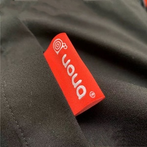 Etiqueta con logotipo 3D de alta densidad personalizada <span class=keywords><strong>para</strong></span> planchar, prensa de calor, dimensión de satén, cuidado del cuello, etiqueta tejida pequeña <span class=keywords><strong>para</strong></span> <span class=keywords><strong>tienda</strong></span> de <span class=keywords><strong>ropa</strong></span> - Product Image 3