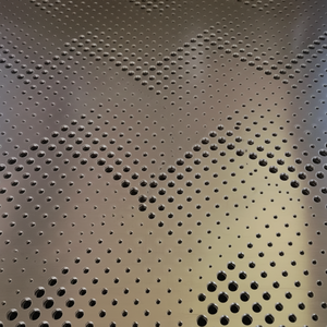 แผ่นโลหะฉลุลาย SS304/316L ผิว 2B สำหรับงานเชื่อม แผงระบายความร้อน ฝาครอบท่อไอเสียรถยนต์ - Product Image 1