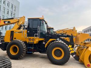 Cargadora de ruedas ZL50GN usada para exportación, pala de construcción de 5 toneladas. Respuesta hidráulica rápida, bajo nivel de desgaste. Ideal para construcción de carreteras. - Product Image 1