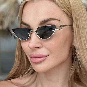 Vente en gros Lunettes de soleil rétro œil de chat demi-monture pour femmes Fashion Hip Hop Vintage Metal Frame Black <span class=keywords><strong>Pink</strong></span> Custom Logo - Product Image 1