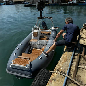 Bote Neumático Rígido (RIB) <span class=keywords><strong>de</strong></span> Aluminio <span class=keywords><strong>de</strong></span> 16 pies con Consola Central, Motor <span class=keywords><strong>de</strong></span> 60 HP, Control Remoto, Listo para Paseos Turísticos, Fabricado en China - Product Image 4