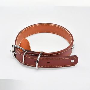 Hochwertiges Lederhalsband für Hunde mit Metallschnalle und Glocke für sichere Tieridentifikation und tägliche Spaziergänge - Product Image 2
