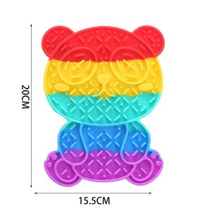 Grosir alas Lick anjing warna-warni bentuk beruang warna-warni pengumpan lambat hewan peliharaan silikon ramah lingkungan dengan pengisap tikar lipit hewan peliharaan - Product Image 3
