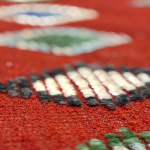 Tapis Kilim de couleur rouge foncé, petits tapis à motifs carrés, tapis de travail 100% brodés, dhurries pour la décoration du salon - Product Image 1