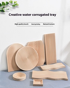 Plateau de service asymétrique créatif en bois de hêtre jetable pour desserts, barbecues extérieurs modernes et thés de l'après-midi, inspiré des ondulations de l'eau - Product Image 1