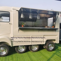 Camion de restauration élégant avec équipement de cuisine complet, voiture BBQ, voiture à hamburgers, voiture de rue. Disposer d'un CoC