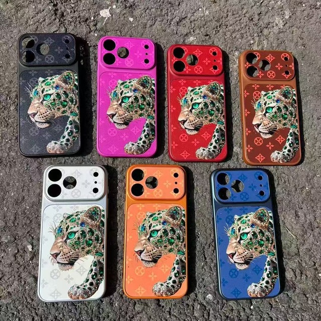 For 17 Case Gold-Plated 3D Gemstone-Inlaid Leopard-Print Design Shockproof Thermoplastic Elastomer Material Large Window