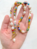 Collier de perles d'eau douce colorées pour femmes, collier à fermoir frontal, collier perlé fait main, bijoux tendance d'été, cadeau