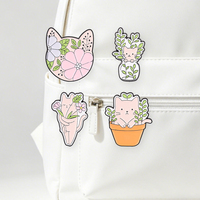 Broche en émail et métal motif chat mignon de dessin animé avec fleurs, chat féerique aux fleurs, bijou de revers, cadeau, vente en gros