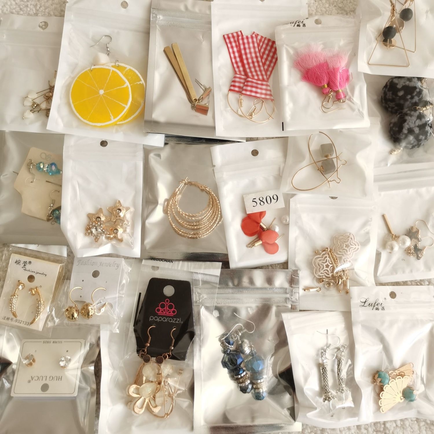 Boucles d'oreilles 1kg 80-150pcs mélange bijoux Vente en gros mélange aléatoire au poids Boucle d'oreille mode prix le plus bas bijoux en vrac usine yiwu