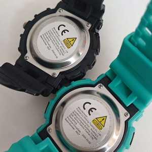 Montre connectée tendance noire et or, montre électronique de mode, montre de sport d'extérieur étanche pour hommes - Product Image 6