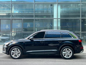 <span class=keywords><strong>Audi</strong></span> Q7 Modèle <span class=keywords><strong>2023</strong></span> 45 TFSI <span class=keywords><strong>quattro</strong></span> S Line <span class=keywords><strong>Sport</strong></span> Voiture d'occasion 5 portes 7 places SUV Voiture d'occasion - Product Image 2