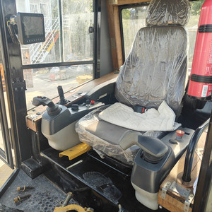 รถดันดินตีนตะขาบ Caterpillar CAT D7r D7h D6g D6d D7G D9r D8r มือสอง พร้อมวินซ์ 20 ตัน เครื่องยนต์ 90 แรงม้า คุณภาพสูง พร้อมปั๊มแรงดันสูง - Product Image 6