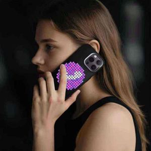 เคสโทรศัพท์ TPU พร้อมไฟ LED รองรับ NFC ควบคุมผ่านแอพ แสดงผลการโทรแบบกระพริบ ดีไซน์ DIY สำหรับ 14/15/16/17 Pro Max - Product Image 1