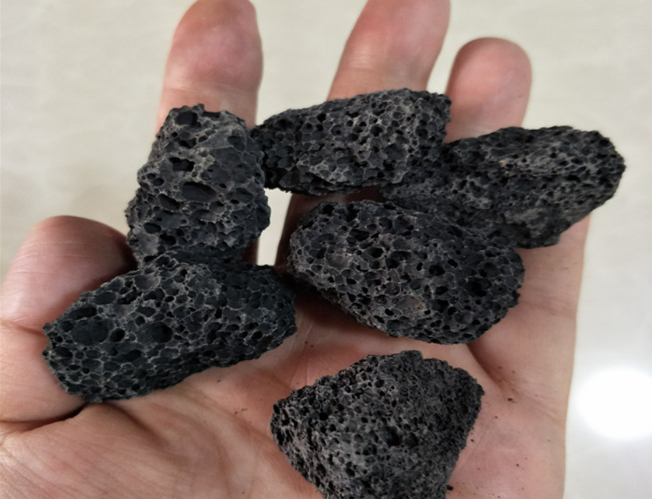 黒色の景観用丸い天然の小石、火山溶岩石、火山岩| Alibaba.com