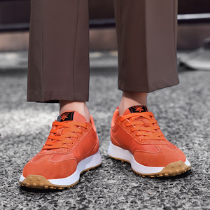 Chaussures de marche pour hommes en daim synthétique orange à lacets, confortables, style sportif pour l'extérieur - Product Image 2