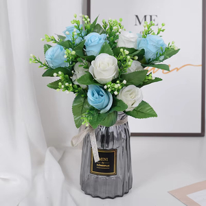 SAISON <span class=keywords><strong>Pas</strong></span> <span class=keywords><strong>Cher</strong></span> Prix 27CM Rose Bush Soie Artificielle Mariage En Gros Roses Artificielles Rose Chaud Roses Fleurs - Product Image 4