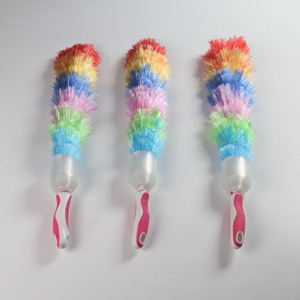 Plumeau coloré à neuf sections avec manche en caoutchouc souple, outil de nettoyage pour éliminer la poussière - Product Image 1
