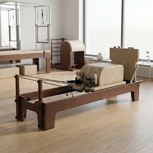 Reformer de Pilates Tmax Walnut de Madera de Roble Rojo con 5 Resortes para Uso Comercial y en Estudio, Equipo de Pilates en Oferta - Product Image 5