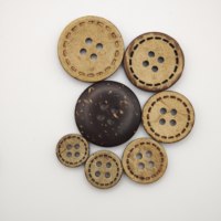 Boutons en noix de coco rétro à bords découpés au laser, 4 trous, tailles assorties 11,5/12,5/15/18/20/23 mm, boutons ronds naturels pour vêtements