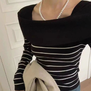 French-style Soft & Elegant Slim-fit <b>Long</b>-sleeve Knit Top for Women Autumn New Arrival Designer Square-neck Blouse - Product Image 6