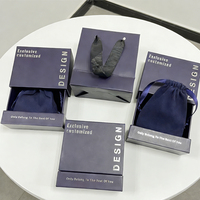 Organisateur de tiroir carré moderne haut de gamme en carton rigide avec glissière pour bagues et boucles d'oreilles, avec pochette en velours à cordon pour ensemble de bijoux