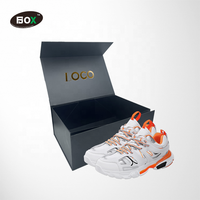 Boîte en carton de luxe écologique à fermeture magnétique pliante avec stratification mate éponge imperméable haut de gamme pour chaussettes de chaussures de créateurs