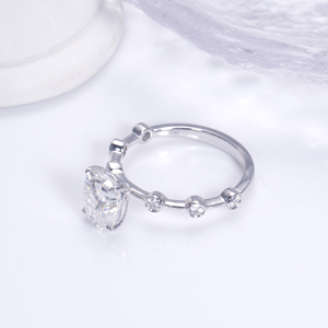 แหวนเพชรทรงรีทองคำขาว 9K รุ่น MSR-1468 จาก Messi Jewelry สำหรับผู้หญิง - Product Image 3