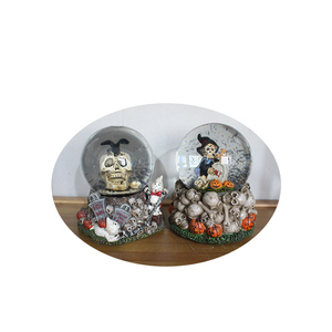 Logo personnalisé tout nouveau produit design Halloween sorcière boule à neige en résine <span class=keywords><strong>dessin</strong></span> <span class=keywords><strong>animé</strong></span> style horreur diable <span class=keywords><strong>squelette</strong></span> - Product Image 1