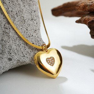 Collana Trendy in Acciaio Inossidabile Placcato Oro 18K con Foto, Ciondolo Cornice Retrò Apribile, Conchiglia, Stella, Luna, Bambù, Catena Apribile - Product Image 3