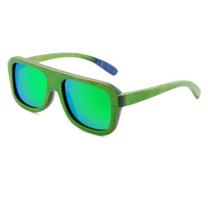 Lunettes de soleil Girly & Boyish en bois écologique pour enfants: montures multicolores et verres polarisés pour les voyages en famille - Product Image 4