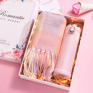 Nuova moda pratica alta, senso <span class=keywords><strong>regali</strong></span> inverno sciarpa creativa Set regalo speciale compleanno romantico Set regalo di <span class=keywords><strong>san</strong></span> <span class=keywords><strong>valentino</strong></span>/ - Product Image 4