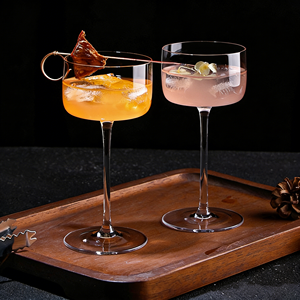 Copa de Cóctel de Cristal Hecha a Mano para <span class=keywords><strong>Martini</strong></span>, Vino Espumoso y Vino de Frutas - Diseño Moderno y Minimalista Específico para Bares - Product Image 3