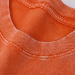 Camiseta de punto unisex 100% algodón de 250 g/m² de alto gramaje, cuello redondo, manga corta, corte regular, lavado ácido, transpirable, al por mayor - Product Image 1