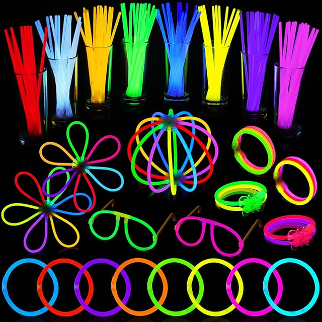 Ultra Bright Glow Sticks Bulk Party Favors Gift Box Packaging PE Material Christmas Easter Football Birthday Decorations Light