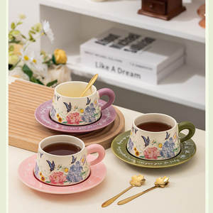 Venta caliente nuevo creativo lujo Floral <span class=keywords><strong>tazas</strong></span> de café de cerámica logotipo personalizado Retro hecho a mano leche porcelana taza de té con platillos - Product Image 1