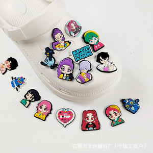 Saja K-POP Witch-Hunting <span class=keywords><strong>Girl</strong></span> Group Rubber Hole Shoe Flower Garden Decorative Buckle Accessories Fashion trend versatile - Product Image 3