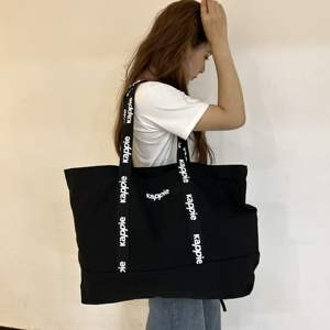 حقيبة تسوق قماشية قطنية قابلة لإعادة الاستخدام للنساء، حقيبة حمل كبيرة من القماش مع شعار مخصص وجيوب وسحاب - Product Image 4